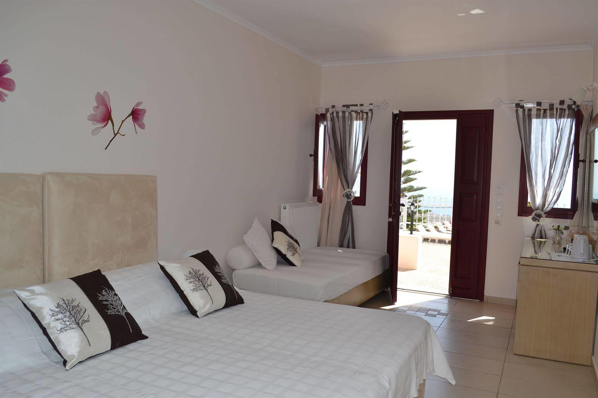 Dream Island Hotel Фіра Екстер'єр фото